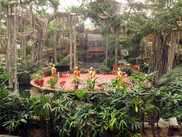 生態(tài)溫室餐廳